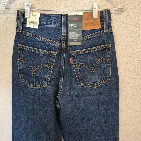 Levi's Premium Ribcage Straight Ankle Jeans Size 25 - Picture 5 of 10